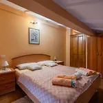 Milena Villa *